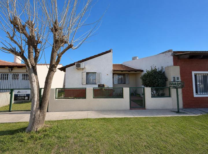 Casa · 80m² · 4 Ambientes · 1 Cochera