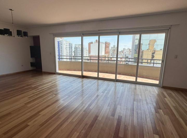 Departamento · 190m² · 4 Ambientes · 2 Cocheras