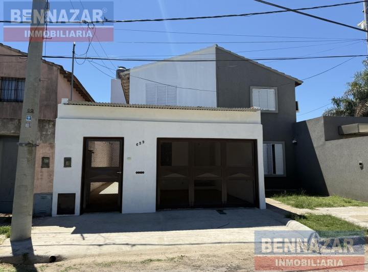 Casa · 67m² · 4 Ambientes · 1 Cochera