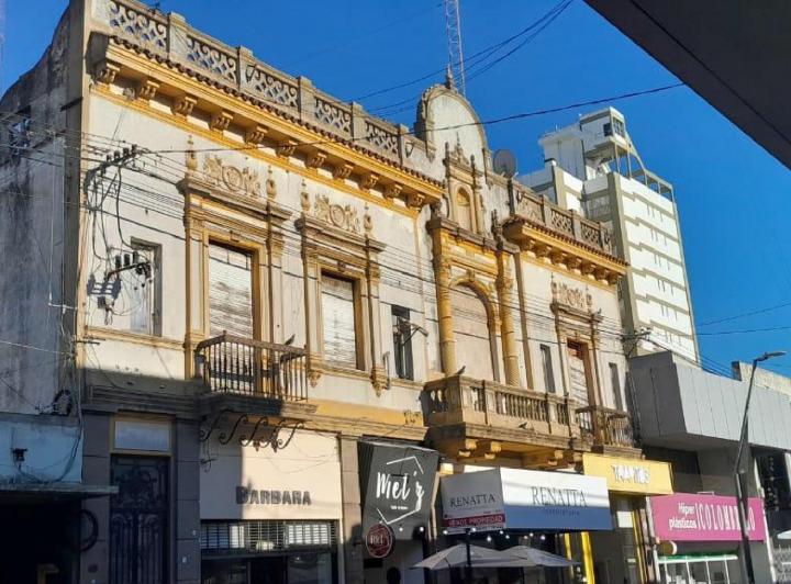 Oficina comercial · 783m²