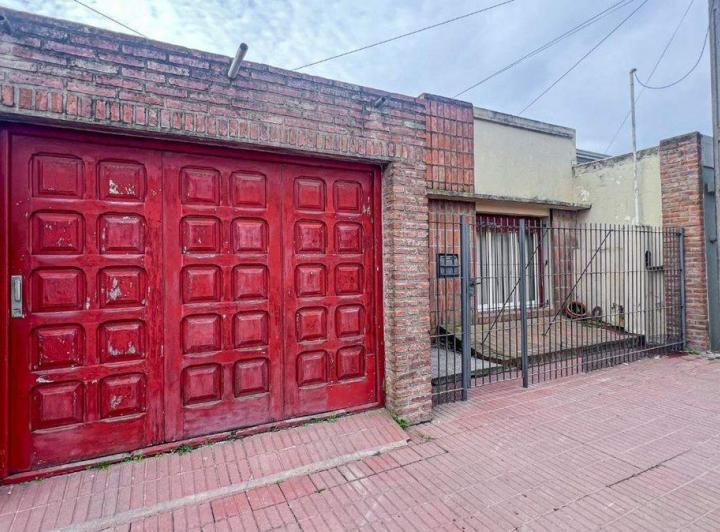 Casa · 127m² · 4 Ambientes · 1 Cochera
