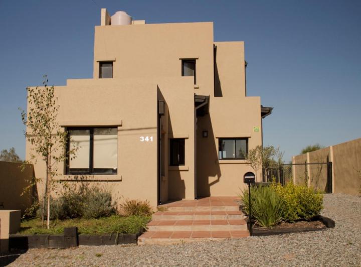 Casa · 115m² · 4 Ambientes · 1 Cochera