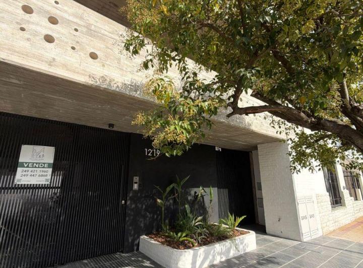 Departamento · 80m² · 2 Ambientes · 1 Cochera