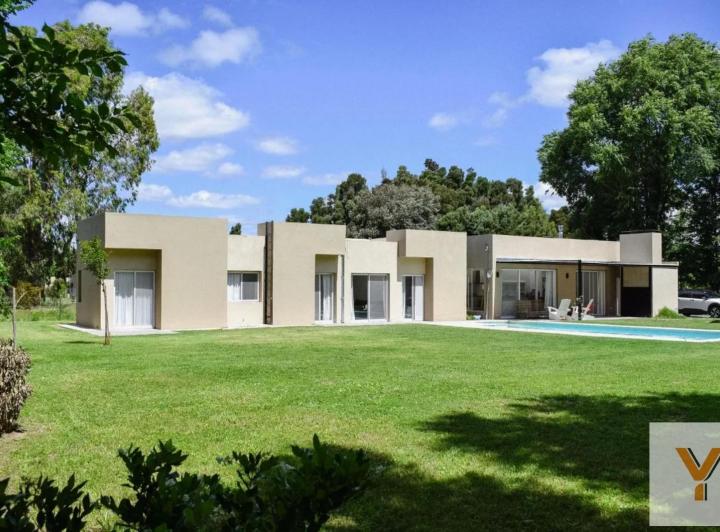 Casa · 294m² · 7 Ambientes