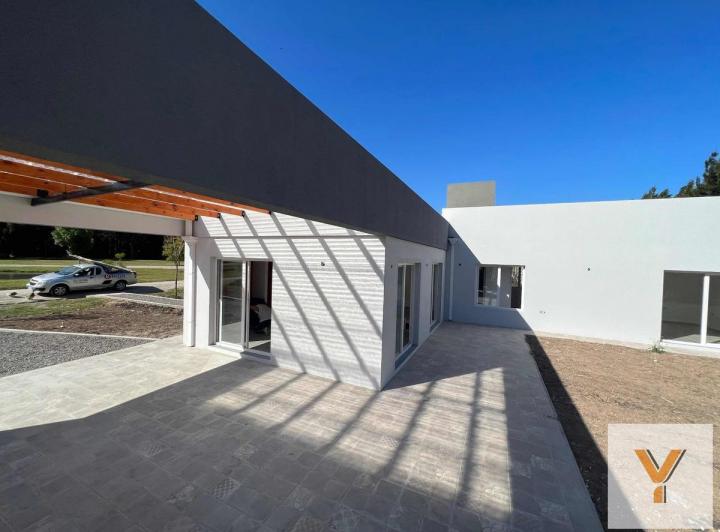 Casa · 110m² · 3 Ambientes · 1 Cochera
