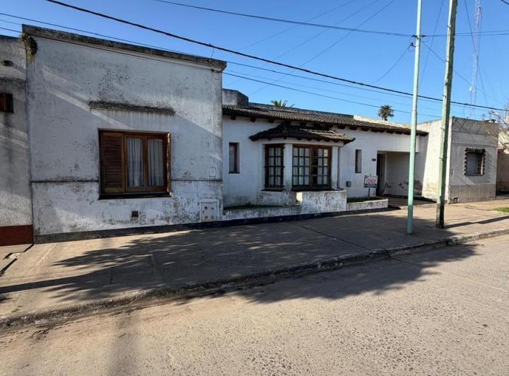 Casa · 222m² · 4 Ambientes · 1 Cochera