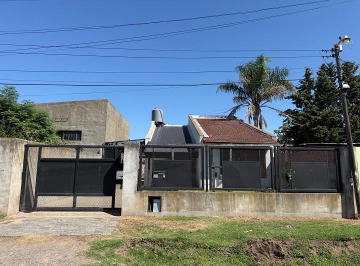 Casa · 210m² · 5 Ambientes · 1 Cochera