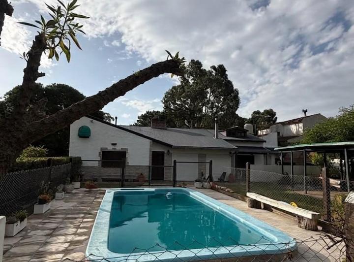Casa · 130m² · 4 Ambientes · 1 Cochera