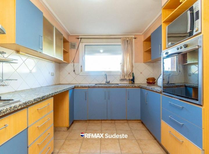Casa · 215m² · 5 Ambientes · 2 Cocheras