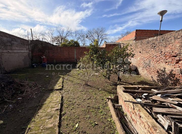 Terreno · 235m²