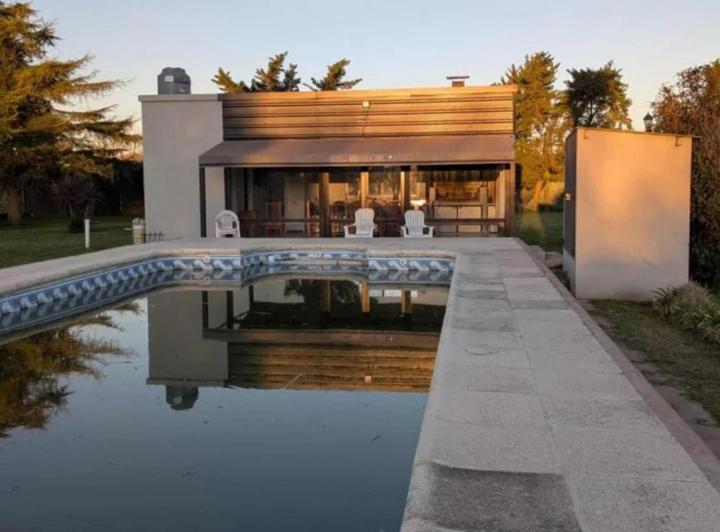 Casa · 220m² · 5 Ambientes · 1 Cochera