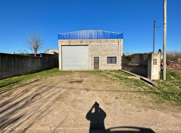 Bodega-Galpón · 300m² · 2 Ambientes
