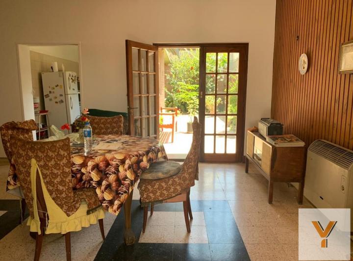 Casa · 200m² · 5 Ambientes
