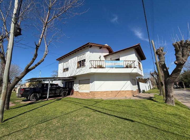 Casa · 337m² · 5 Ambientes · 1 Cochera
