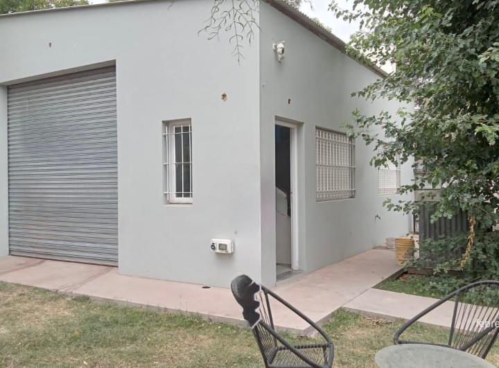 Casa · 528m² · 2 Ambientes · 2 Cocheras