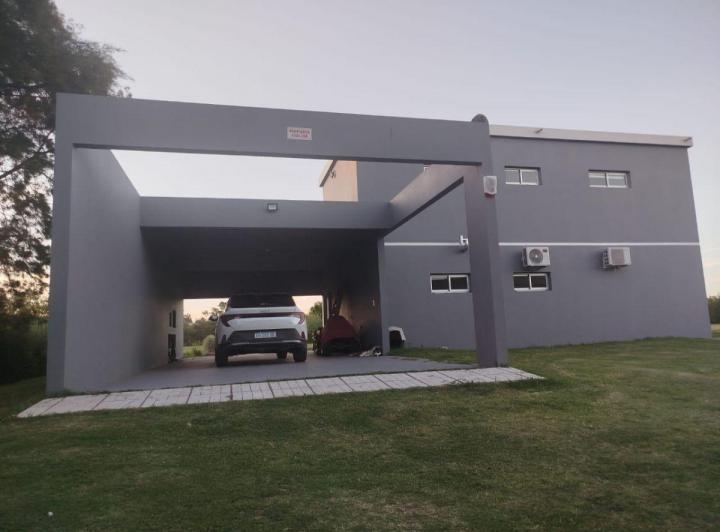 Quinta vacacional · 173m² · 3 Ambientes · 2 Cocheras