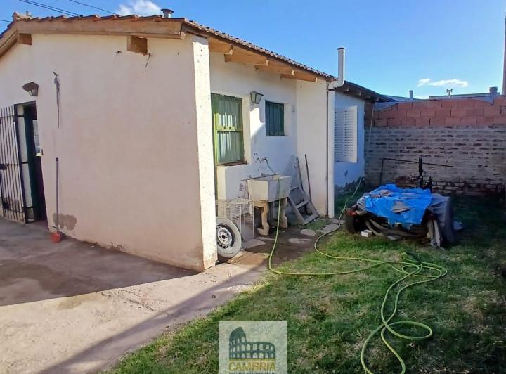 Casa · 2 Dormitorios · 1 Cochera
