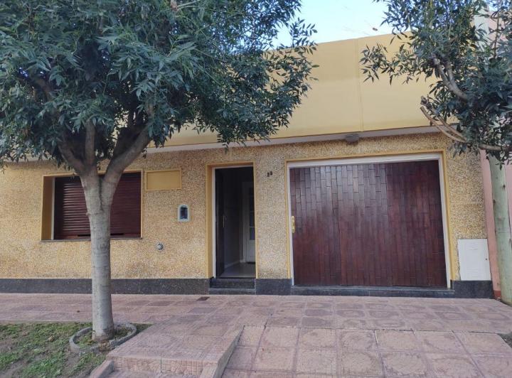 Casa · 135m² · 4 Ambientes · 1 Cochera