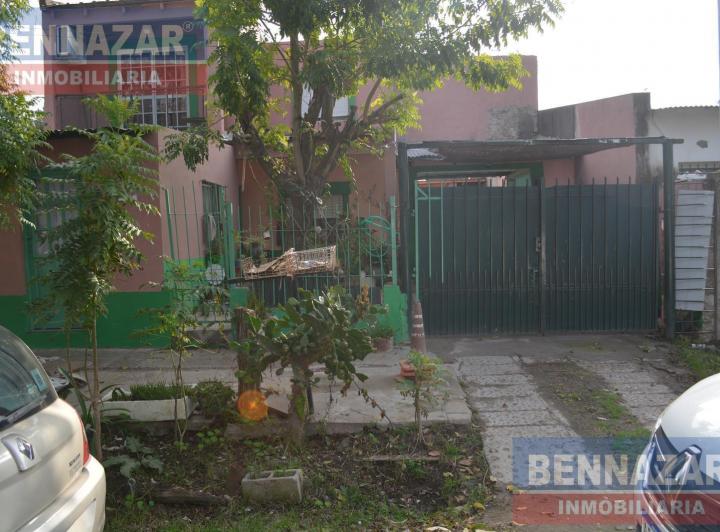 Casa · 220m² · 6 Dormitorios · 2 Cocheras