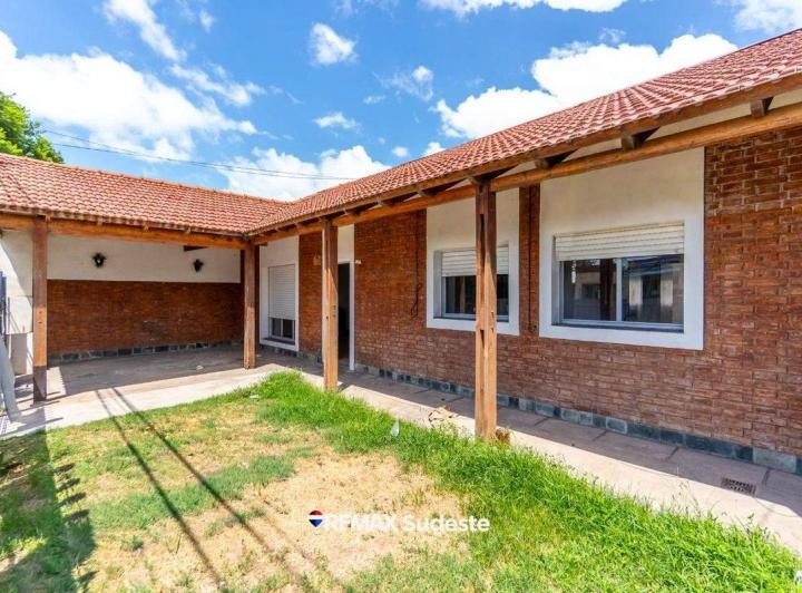 Casa · 118m² · 5 Ambientes · 1 Cochera