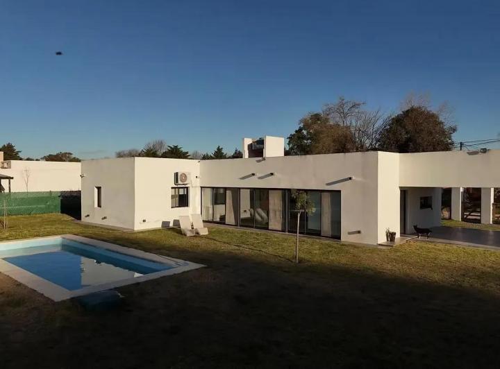 Casa · 150m² · 2 Ambientes · 2 Cocheras