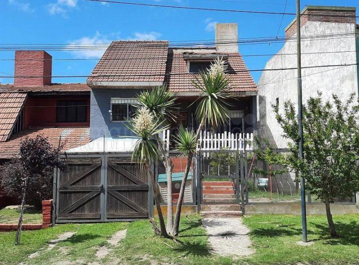 Casa · 140m² · 4 Ambientes · 1 Cochera