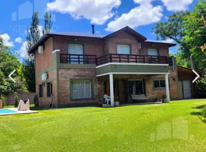Casa · 220m² · 4 Ambientes