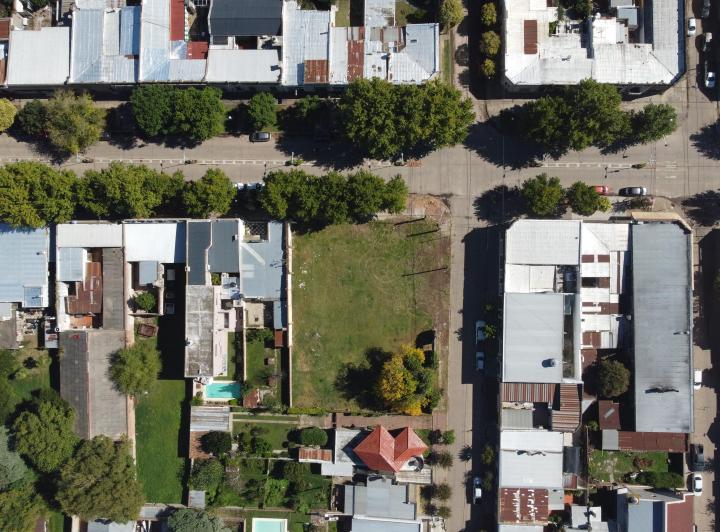 Terreno · 1096m²