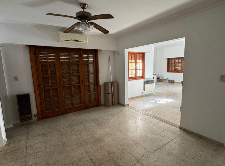Casa · 180m² · 4 Ambientes