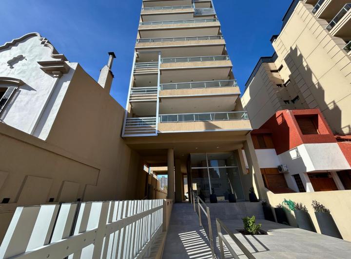 Departamento · 160m² · 4 Ambientes · 2 Cocheras