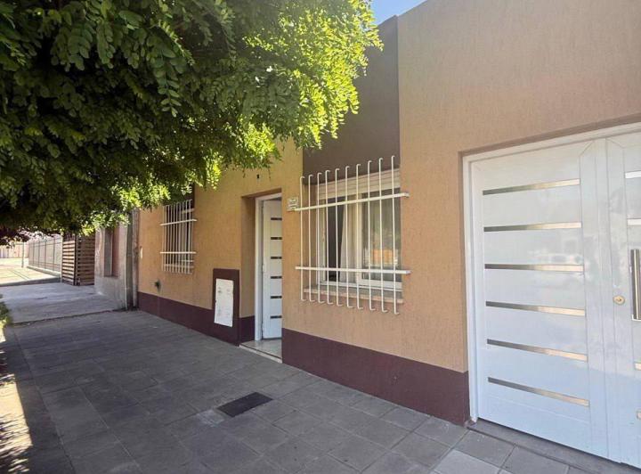 Casa · 140m² · 4 Ambientes · 1 Cochera