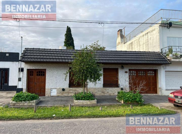 Casa · 226m² · 5 Ambientes · 1 Cochera