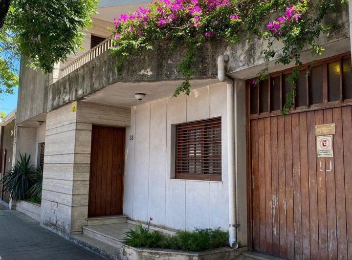 Casa · 250m² · 5 Ambientes · 2 Cocheras