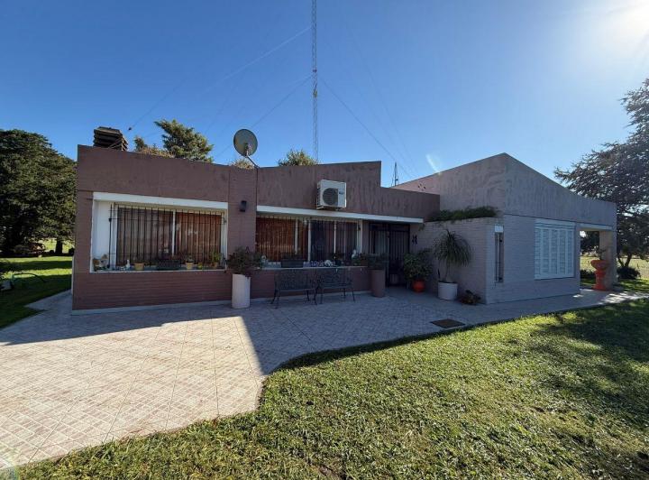 Quinta vacacional · 230m² · 5 Ambientes · 2 Cocheras
