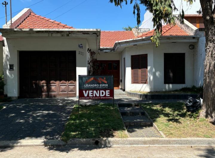 Casa · 173m² · 2 Dormitorios · 1 Cochera