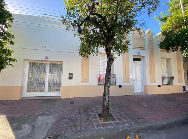 Casa · 235m² · 3 Dormitorios · 1 Cochera