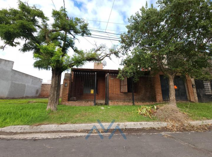 Casa · 330m² · 5 Ambientes · 1 Cochera