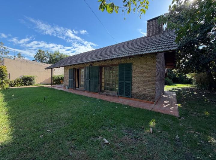 Casa · 205m² · 7 Ambientes · 1 Cochera