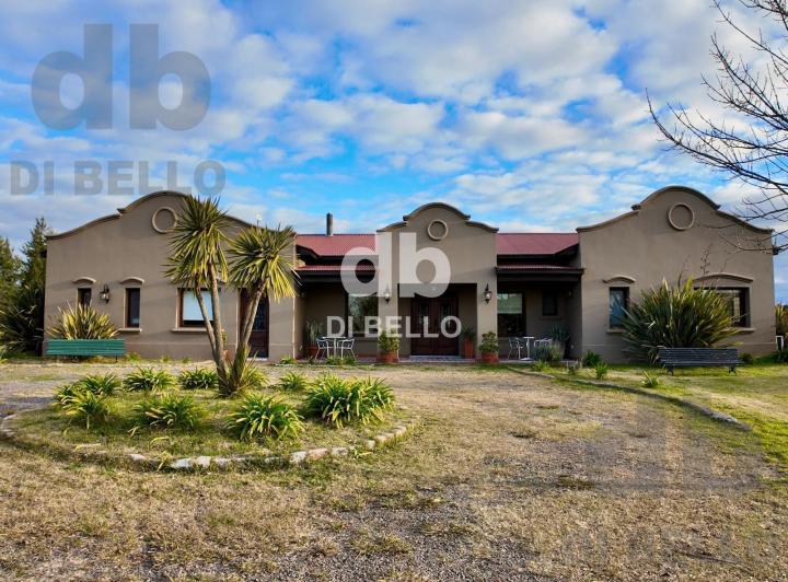 Casa · 257m² · 8 Ambientes