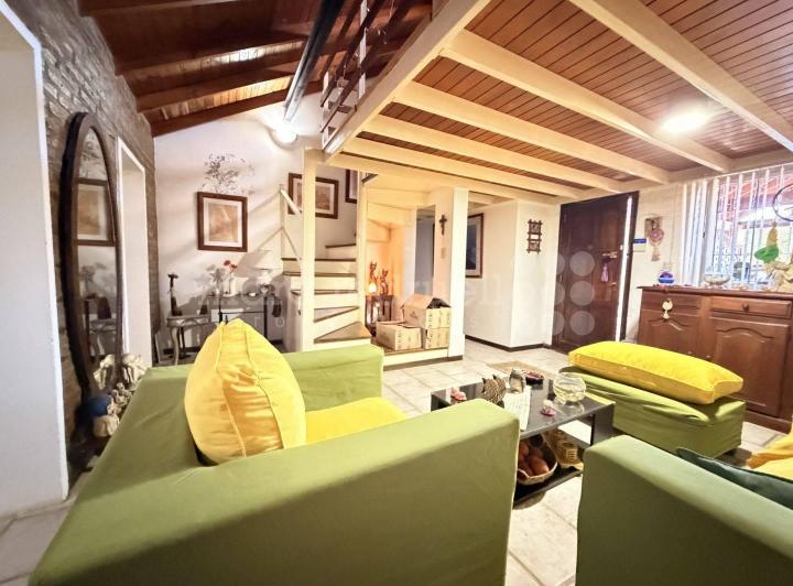 Casa · 160m² · 5 Ambientes · 1 Cochera