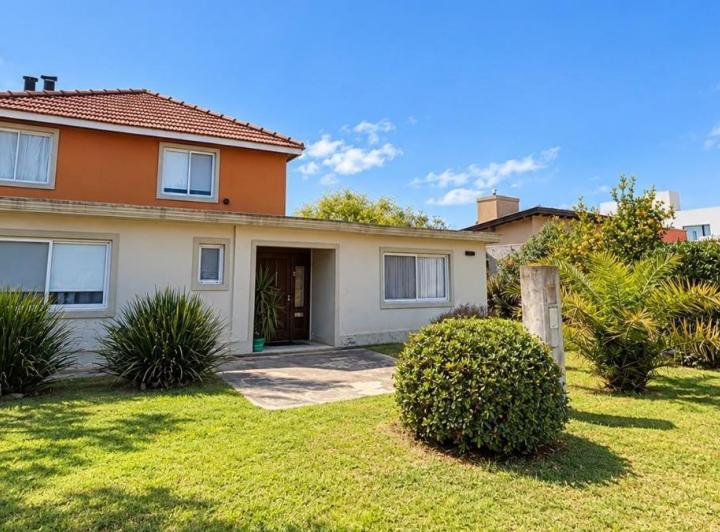 Casa · 128m² · 5 Ambientes · 1 Cochera