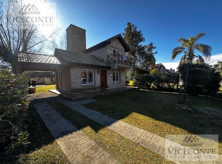 Casa · 114m² · 3 Ambientes · 1 Cochera