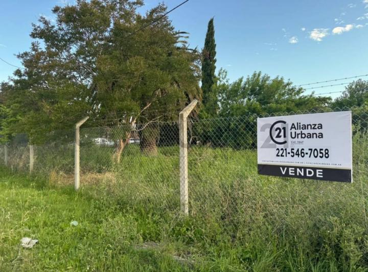 Terreno · 1960m²