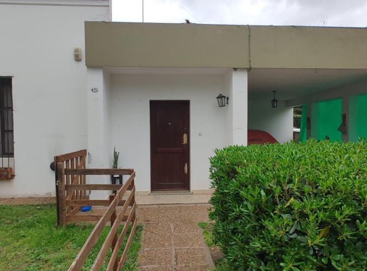 Casa · 135m² · 4 Ambientes · 1 Cochera