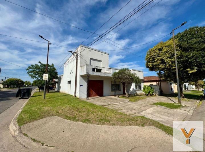 Casa · 156m² · 6 Ambientes · 1 Cochera