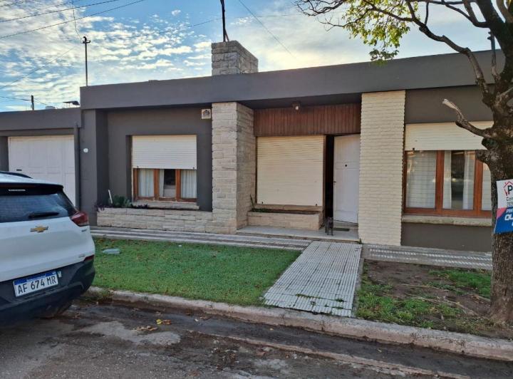 Casa · 131m² · 3 Ambientes · 1 Cochera