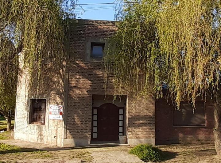 Casa · 190m² · 4 Ambientes · 1 Cochera