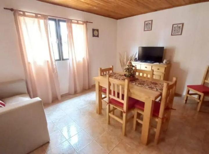Casa · 80m² · 4 Ambientes · 1 Cochera