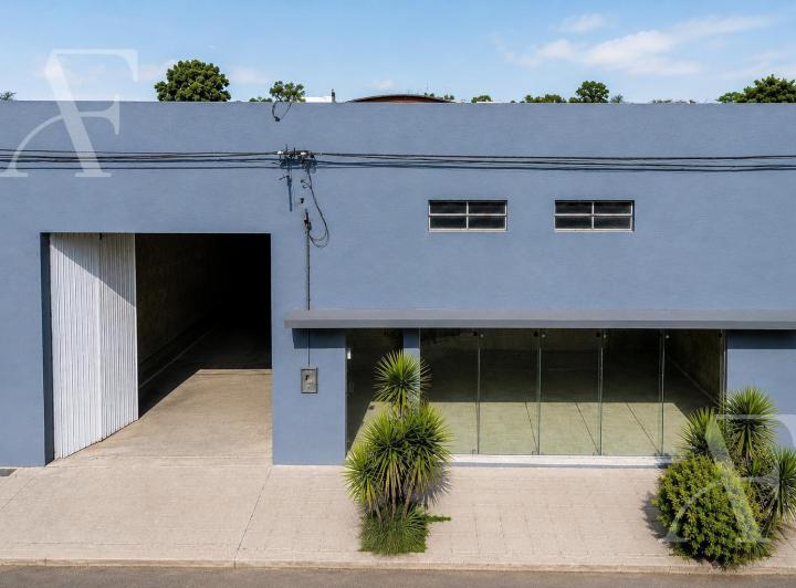 Local comercial · 608m²