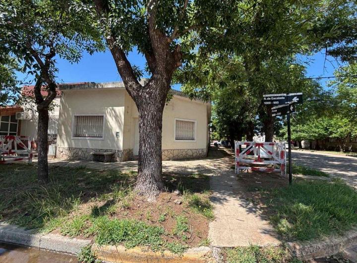 Casa · 121m² · 4 Ambientes · 1 Cochera